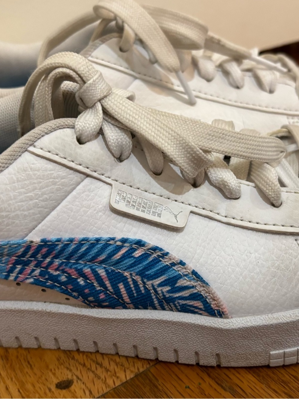 Puma Women's White Low-Top Sneakers with Blue Patterned Formstrip